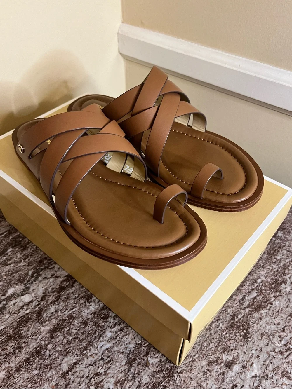 Nora Thong Sandal color Luggage size 9
